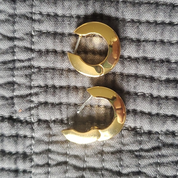 Jenny Bird Gold Toni Hoops - Picture 2 of 4